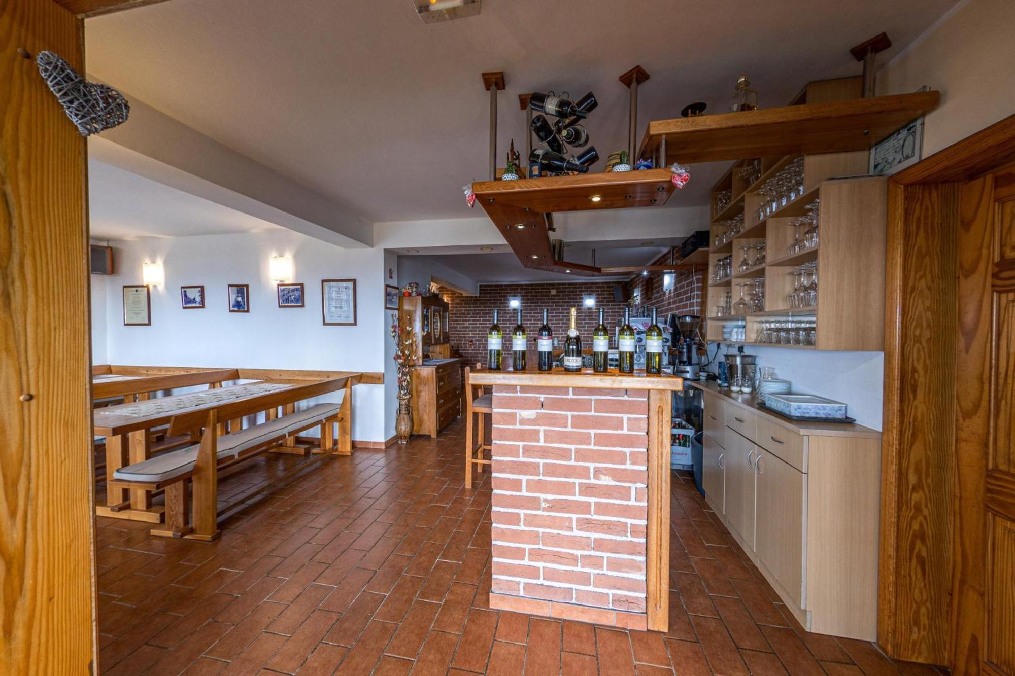 Guesthouse Rezekov Podrum Jastrebarsko Exteriör bild