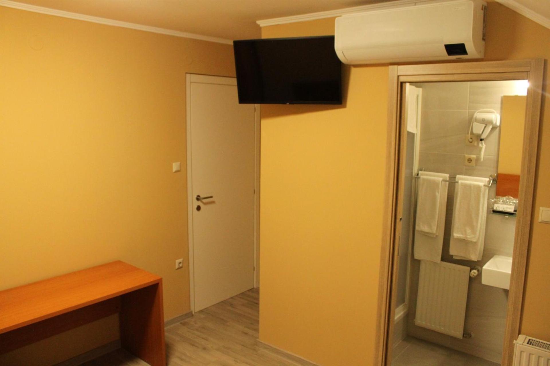 Guesthouse Rezekov Podrum Jastrebarsko Exteriör bild