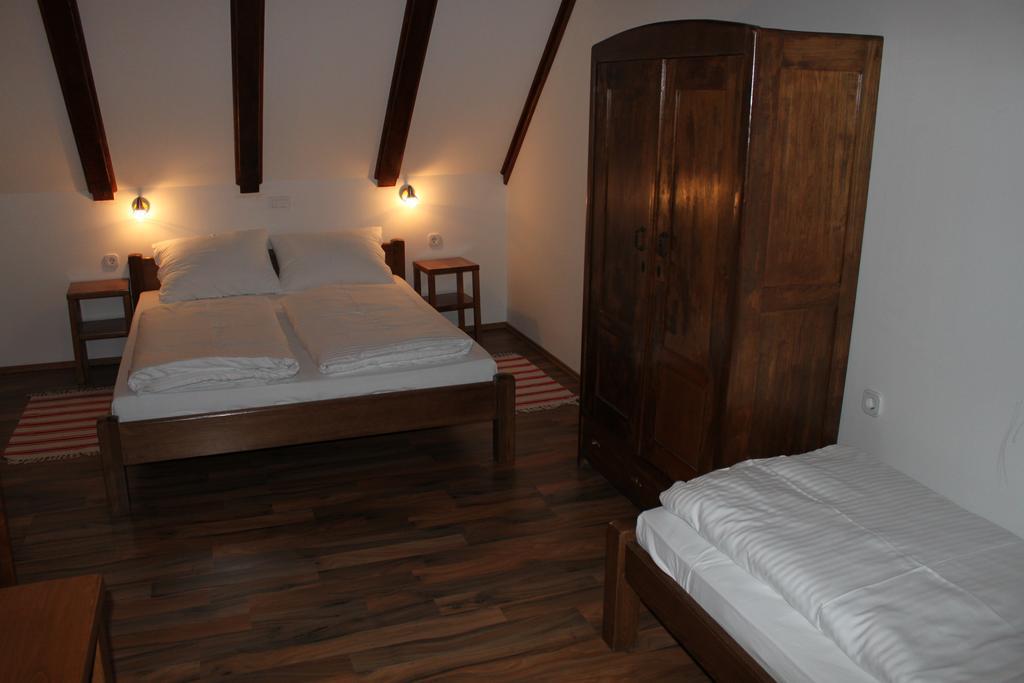 Guesthouse Rezekov Podrum Jastrebarsko Exteriör bild
